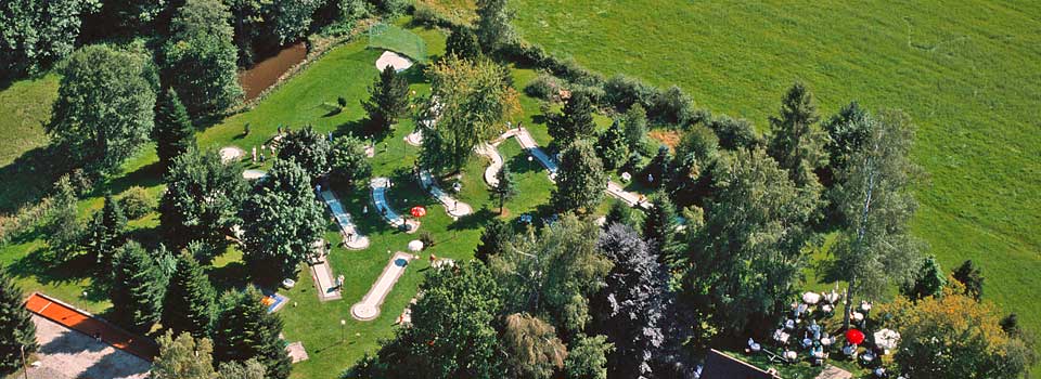Luftaufnahme des Minigolfplatzes